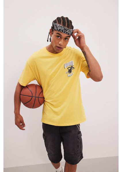 Fit NBA Miami Heat Boxy Fit Bisiklet Yaka Kısa Kollu Tişört B9888AX24SM modelleri