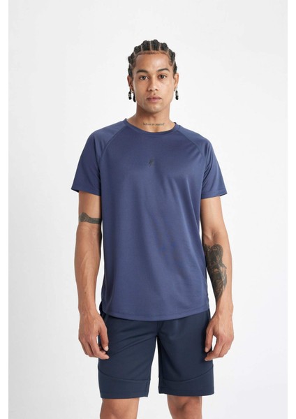 Fit Slim Fit Dar Kesim Bisiklet Yaka Baskılı Sporcu Kısa Kollu Tişört V2887AZ24SP modelleri