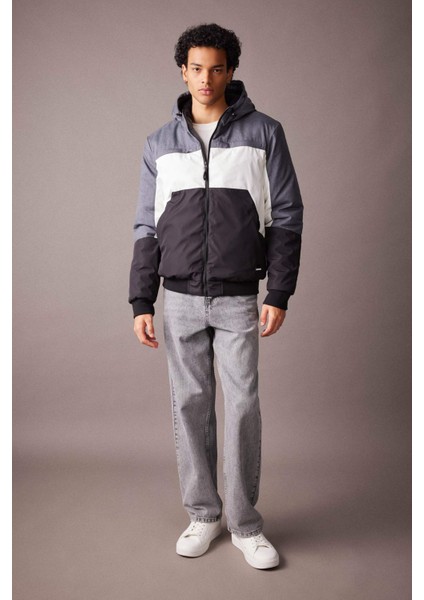 Slim Fit Dar Kesim Renk Bloklu Astarlı Kapüşonlu Fermuarlı Cepli Şişme Mont N4530AZ23AU fiyatları