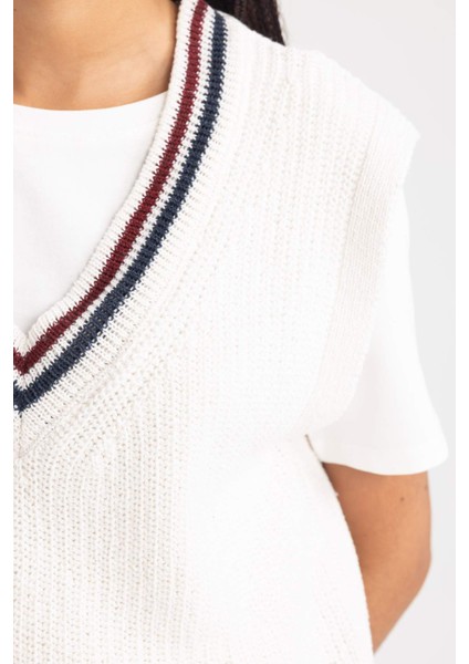 Oversize Fit V Yaka Süveter S0375AZ23WN indirimleri