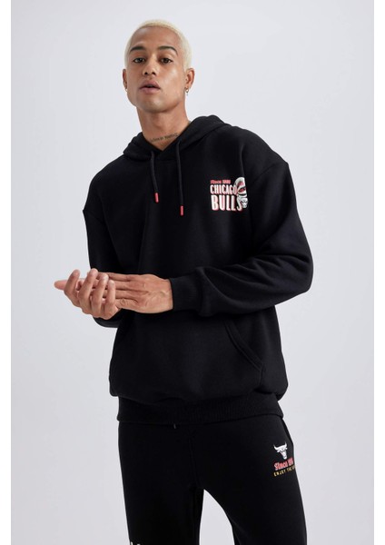 Fit NBA Chicago Bulls Boxy Fit Kapüşonlu Kalın Sweatshirt A7271AX23AU fırsatları