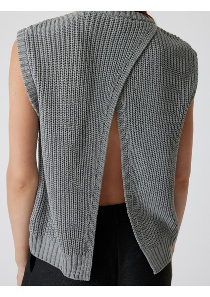 Triko Süveter Arkası Pencere Detaylı Yuvarlak Yaka indirimleri