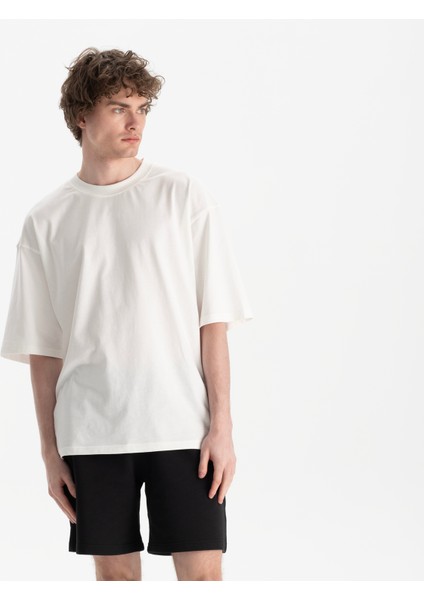 Erkek Beyaz Oversize Bisiklet Yaka Organik Pamuk T-Shirt fiyatları