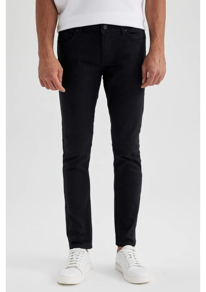 DeFacto Carlo Skinny Fit Ekstra Dar Kalıp Normal Bel Ekstra Dar Paça Jean Pantolon R8763AZ23SP