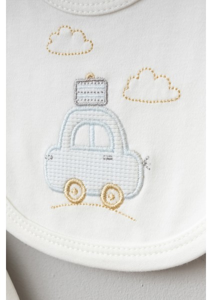 Sevimli Araba Desenli 10 Parça Kutulu Yenidoğan Hastane Çıkışı Zıbın Seti Erkek Çocuk modelleri