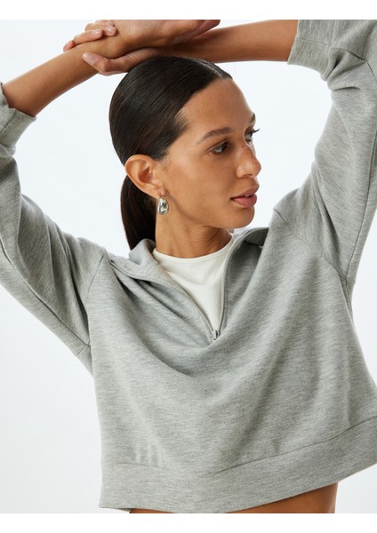 Polo Yaka Sweatshirt Yarım Fermuar Detaylı Basic