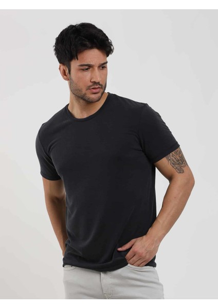 Siyah Erkek Slim Fit Düz O Yaka T-shirt fırsatları