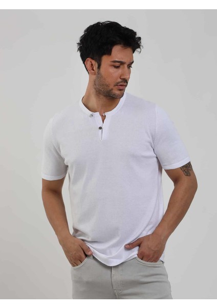 Beyaz Erkek Slim Fit Düz Düğmeli O Yaka Triko