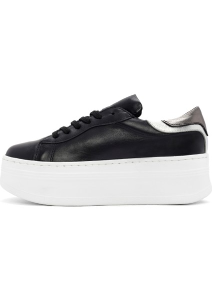 Kadın Siyah Bağcıklı Kalın Tabanlı Deri Sneaker 24Wfd371014