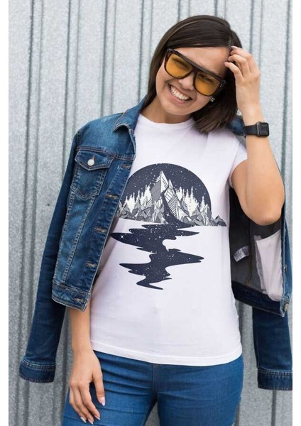 Sihirli Dağ Tasarım Baskılı Oversize Unisex Siyah T-Shirt fiyatları