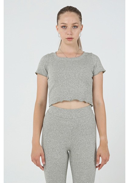 Esnek Yeşil Crop T-Shirt fırsatları