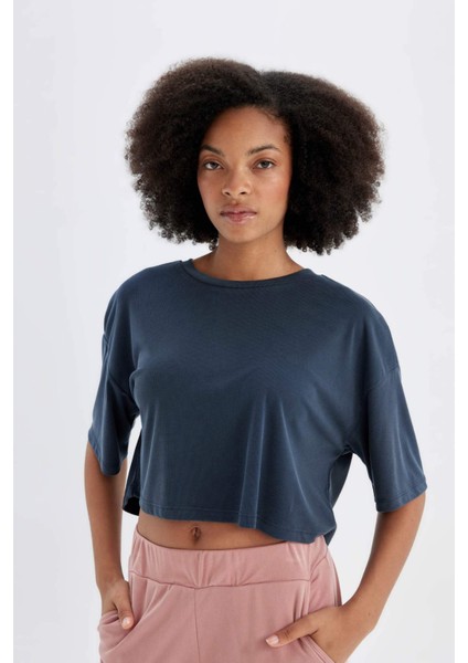 Defactofit Crop Bisiklet Yaka Sporcu Modal Kısa Kollu TIŞÖRT D2978AX24HS