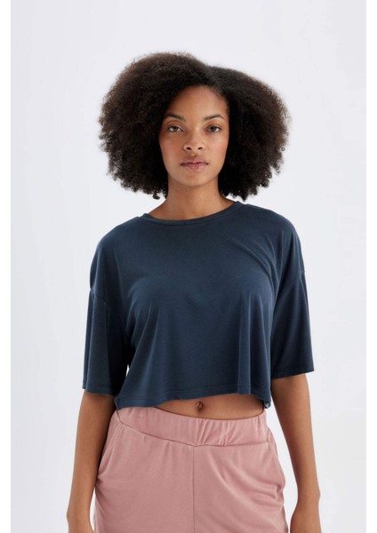 Defactofit Crop Bisiklet Yaka Sporcu Modal Kısa Kollu TIŞÖRT D2978AX24HS fırsatları