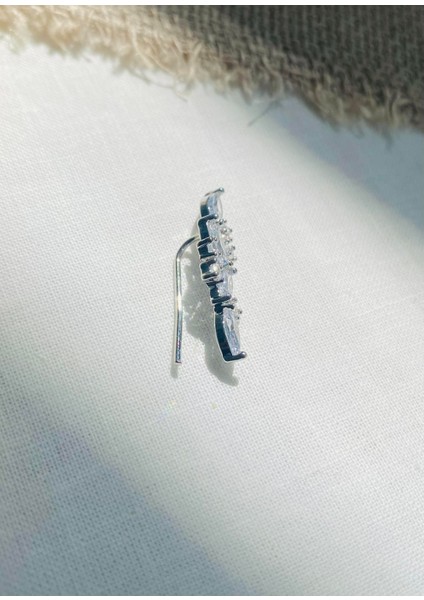 Tekli Pirinç ve Zirkon Taşlı Küpe Kadın Beyaz modelleri
