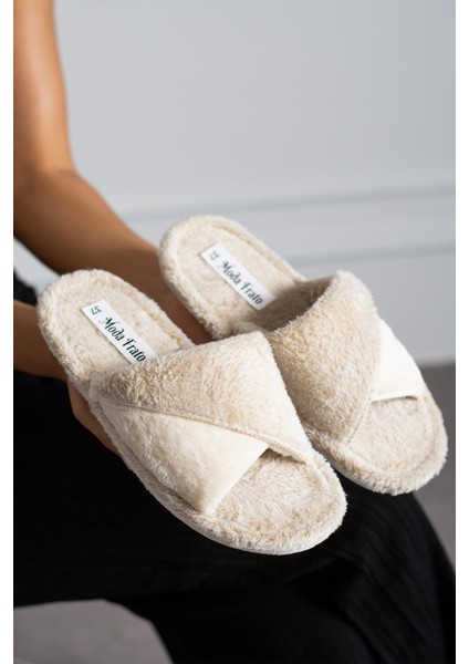 Bella Çapraz Kadın Ev Terliği Kışlık Terlik Sessiz Taban