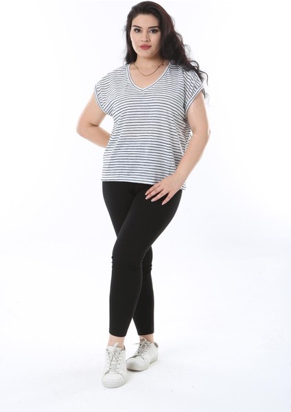 Kadın Büyük Beden Lacivert V Yakalı Düşük Kollu Çizgili Bluz 65N38227 fırsatları
