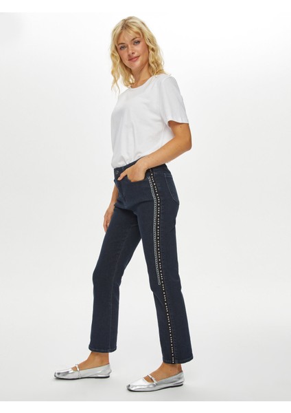 Yanı Şerit Detaylı Slım Fıt Jean Pantolon 69356 fiyatları