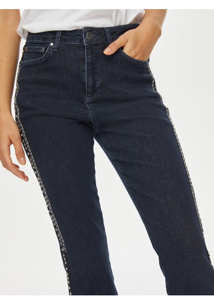 Yanı Şerit Detaylı Slım Fıt Jean Pantolon 69356 indirimleri