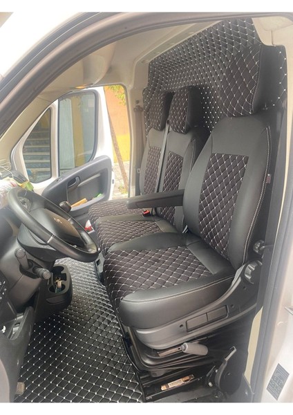 Peugeot Boxer Uyumlu 2+1 3 Kişilik Siyah Zemin Beyaz Nakışlı Taytüyü Siyah Deri Karışımı Beyaz Ip