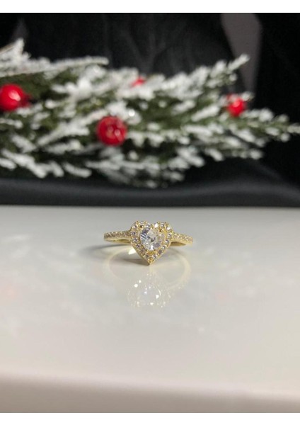 Swarovski Taşlı Beyaz Renkli Kalpli 925 Ayar Gümüş Sevgiliye,anneye,arkadaşa Hediye Yüzük