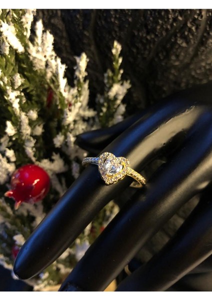 Swarovski Taşlı Beyaz Renkli Kalpli 925 Ayar Gümüş Sevgiliye,anneye,arkadaşa Hediye Yüzük fiyatları