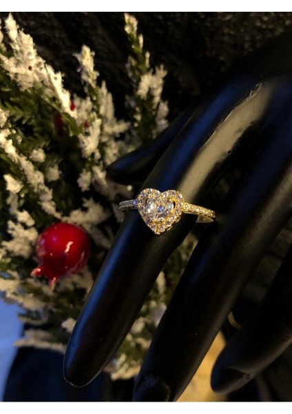 Swarovski Taşlı Beyaz Renkli Kalpli 925 Ayar Gümüş Sevgiliye,anneye,arkadaşa Hediye Yüzük modelleri