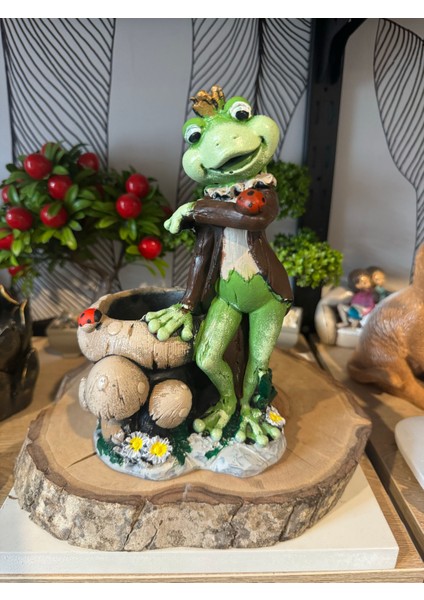 Dekoratif Prens Kurbağa Sepetli Biblo Polyester