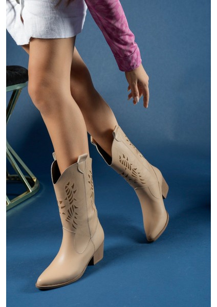 Kadın Çizme Vegan Malzemeden Şık Tasarım 6 cm Topuk Yüksekliği ile Rahat Kullanım fırsatları