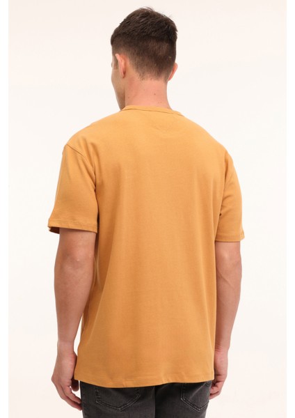 Tjm Reg Badge Tee Ext Kahverengi Erkek Kısa Kol T-Shirt
