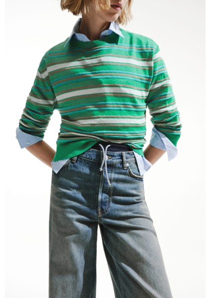 Yuvarlak Yakalı Çizgili Kazak