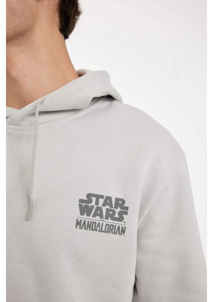 Erkek Açık Gri Star Wars-Mandalorian Regular Fit Kapüşonlu Sırt Baskılı Sweatshirt C6525AX24AU