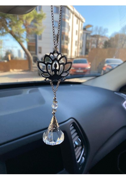 Yeni Lotus Çiçeği Ortası Yoga Yapan Taşlı Suncatcher Araç Içi Dikiz Ayna Süsü fiyatları