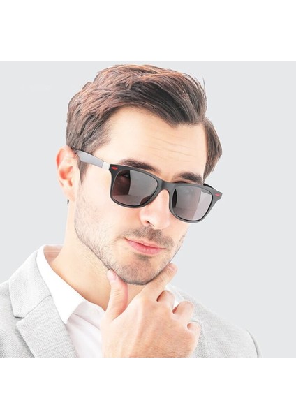 Lens Kırmızı Detaylı Siyah Wayfarer Erkek Güneş Gözlüğü
