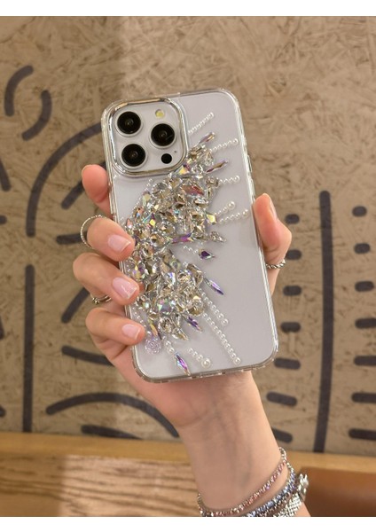 iPhone 15 Pro Uyumlu Hologram Kristal Taşlı Kelebek Kanadı Desenli Şeffaf Kılıf