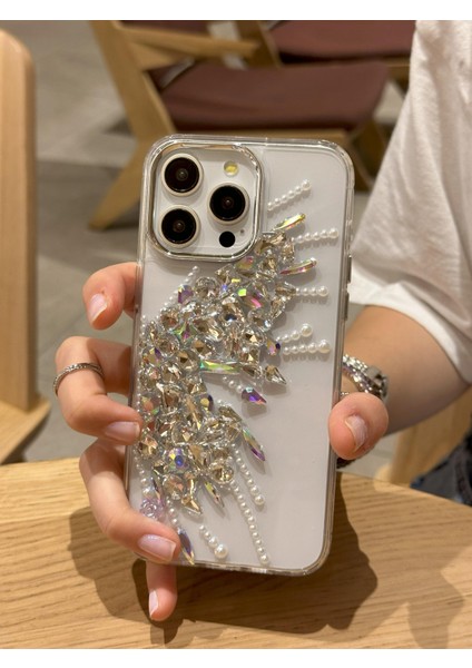iPhone 15 Pro Max Uyumlu Hologram Kristal Taşlı Kelebek Kanadı Desenli Şeffaf Kılıf