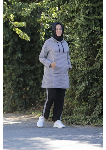 Kapüşonlu Kaz Ayağı Detay Ikili Takım