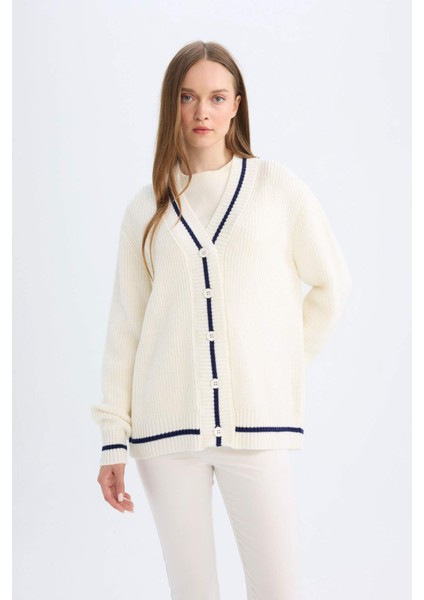 Regular Fit V Yaka Basic Düz Düğmeli Triko Hırka D5030AX24AU