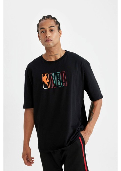 Fit NBA Wordmark Oversize Geniş Kalıp Bisiklet Yaka Sırt Baskılı Pamuklu Kısa Kollu Tişört A1890AX24AU