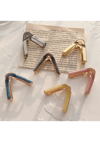 Vintage Kız Üçgen Kapma Klip Başın Arkası Küçük Saç Tokası Net Kırmızı Klip Ins Kore Şapkalar Küçük Saç Kavrama (Yurt Dışından) fiyatları