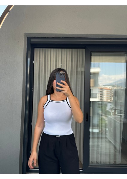 Beyaz Siyah Şeritli Triko Atlet modelleri