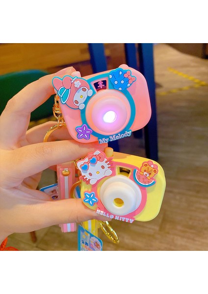 Sanrio Projeksiyon Kamera Anahtarlık Kolye Sevimli Karikatür Öğrenciler Okul Çantası Çekicilik (Yurt Dışından) fiyatları