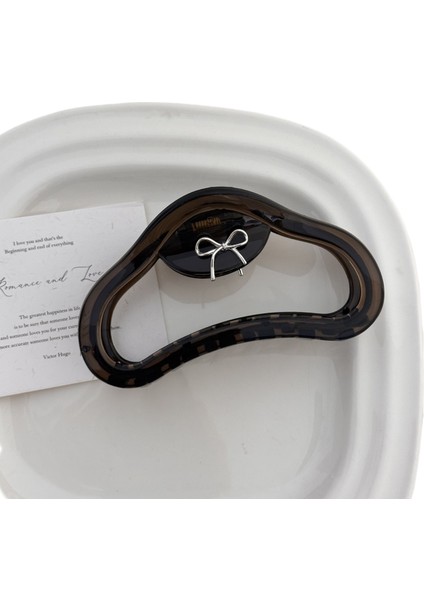 Büyük Kavisli Yaz Kelebek Meyvesi, Donmuş Bulut, Kavrama Klipsi, Mizaç, Çok Yönlü Köpekbalığı Klipsi, Başın Arkası Saç Aksesuarı Tutma Klipsleri (Yurt Dışından)