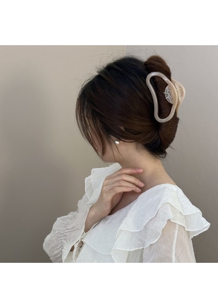 Büyük Kavisli Yaz Kelebek Meyvesi, Donmuş Bulut, Kavrama Klipsi, Mizaç, Çok Yönlü Köpekbalığı Klipsi, Başın Arkası Saç Aksesuarı Tutma Klipsleri (Yurt Dışından) fırsatları