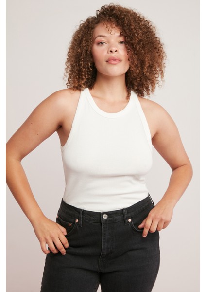 Carina Kadın Fitilli Görünümlü Halter Yaka Büyük Beden Beyaz Büyük Beden Body modelleri