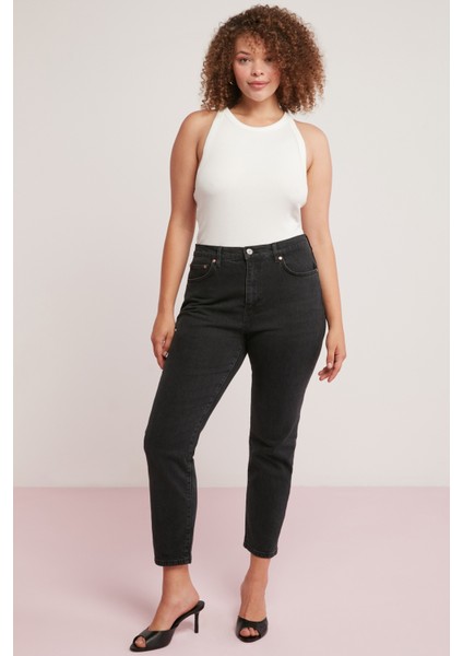 Carina Kadın Fitilli Görünümlü Halter Yaka Büyük Beden Beyaz Büyük Beden Body fırsatları