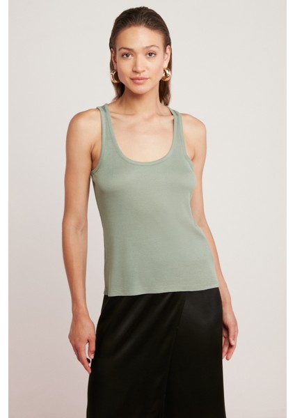 Lorraine Kadın Viskon Elastan Karışımlı Hafif Dökümlü Geniş Askılı Yeşil Atlet