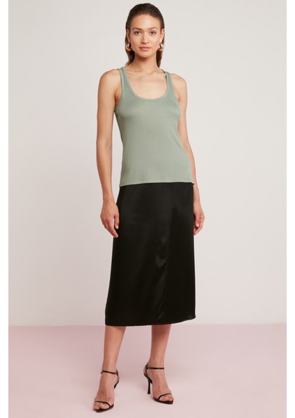 Lorraine Kadın Viskon Elastan Karışımlı Hafif Dökümlü Geniş Askılı Yeşil Atlet indirimleri