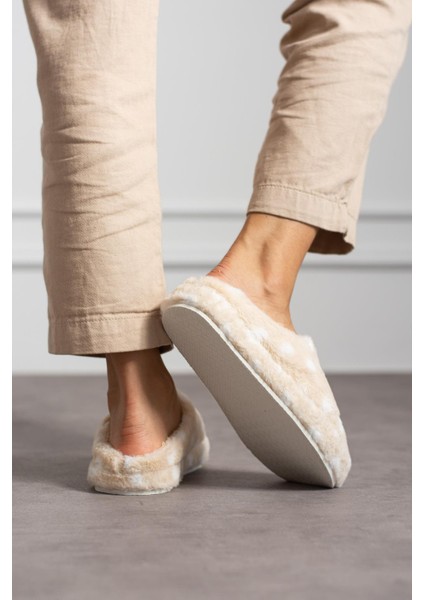 Puanlı Peluş Kadın Ev Terliği Kışlık Terlik Sessiz Taban modelleri