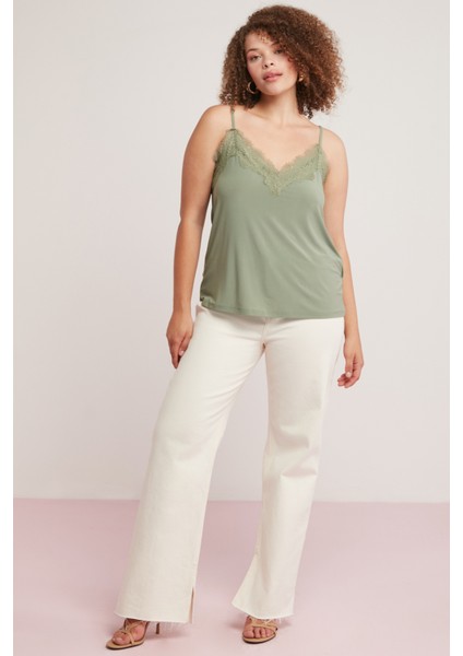 Clara Kadın Hafif Dökümlü Yakası Dantelli Askılı Açık Haki Büyük Beden Body indirimleri