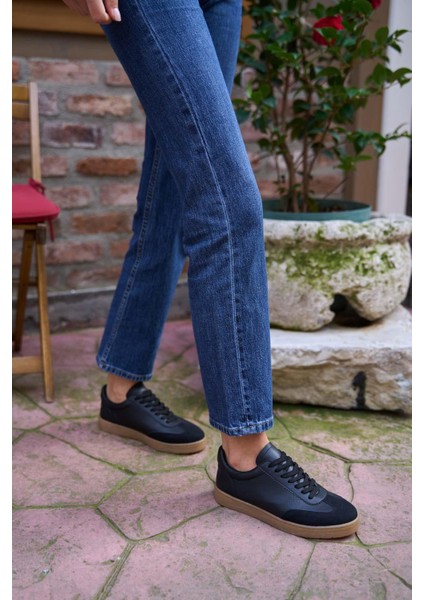 Siyah Kadın Logo Detaylı Spor Ayakkabı